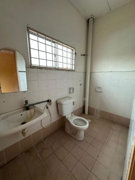 2-storey Terraced House for Sale in Taman Connaught (Cheras) - PJ Low - Bathroom - PropertyGuru.com.my
