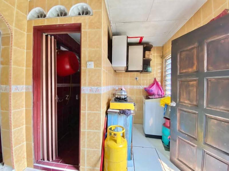 Rumah Teres 1-Tingkat untuk Dijual di Taman Hiew Piow (Semenyih) - Azli Ibrahim - Kitchen - PropertyGuru.com.my