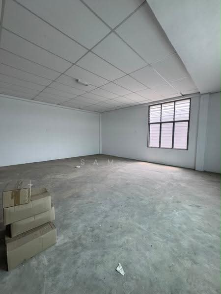 Semi-Detached House for Rent in Kawasan Perindustrian Pengkalan (Lahat) - Sam . - Interior - PropertyGuru.com.my