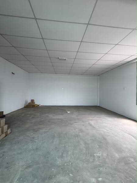 Semi-Detached House for Rent in Kawasan Perindustrian Pengkalan (Lahat) - Sam . - Interior - PropertyGuru.com.my