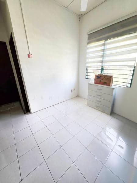 Rumah Teres 2-Tingkat untuk Dijual di Seri Kembangan (Selangor) - Janice CC Tan - PropertyGuru.com.my