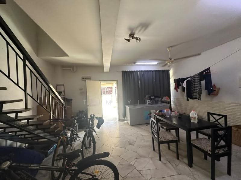 Rumah Teres 2-Tingkat untuk Dijual di Bukit Beruntung (Selangor) - Tom Yip - Living Room - PropertyGuru.com.my