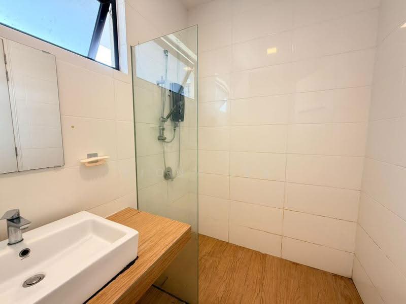 Condominium for Rent at The Parque Residences - Fiona Lee - Bathroom - PropertyGuru.com.my