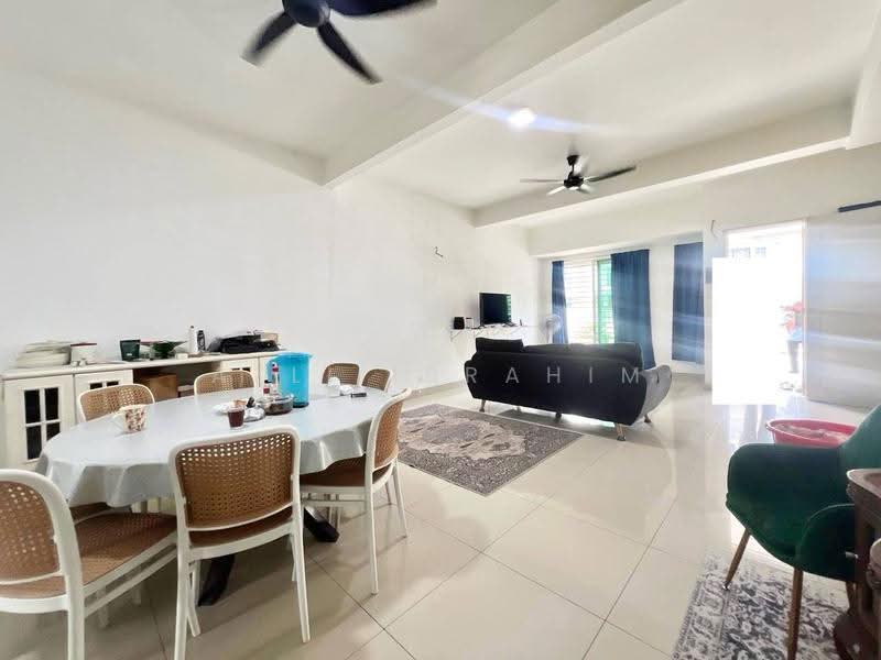 2-storey Terraced House for Sale in Taman Mutiara Rinching (Semenyih) - Azli Ibrahim - Living Room - PropertyGuru.com.my