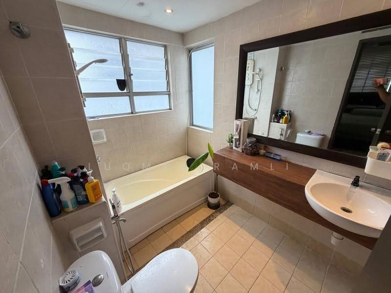 Condominium for Sale at Desa Putra - Luqman Ramli - Bathroom - PropertyGuru.com.my