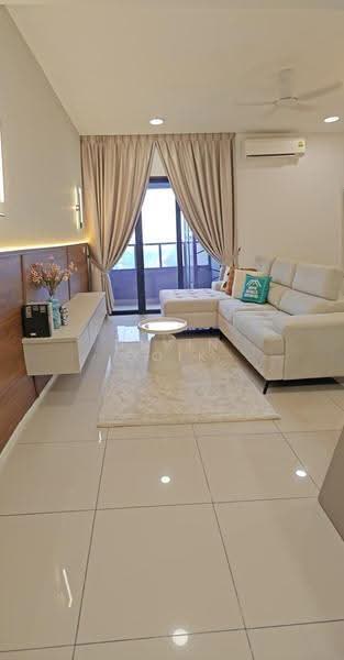 Kediaman Servis untuk Disewa di Residensi Estetik 8 (Est8) - Devin Goik - Living Room - PropertyGuru.com.my