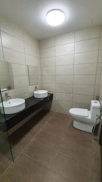 Service Residence for Rent at Molek Regency - Quinccy Lim - Bathroom - PropertyGuru.com.my
