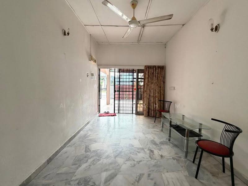 1-storey Terraced House for Sale in Taman Muhibbah (Kajang) - Azli Ibrahim - Living Room - PropertyGuru.com.my
