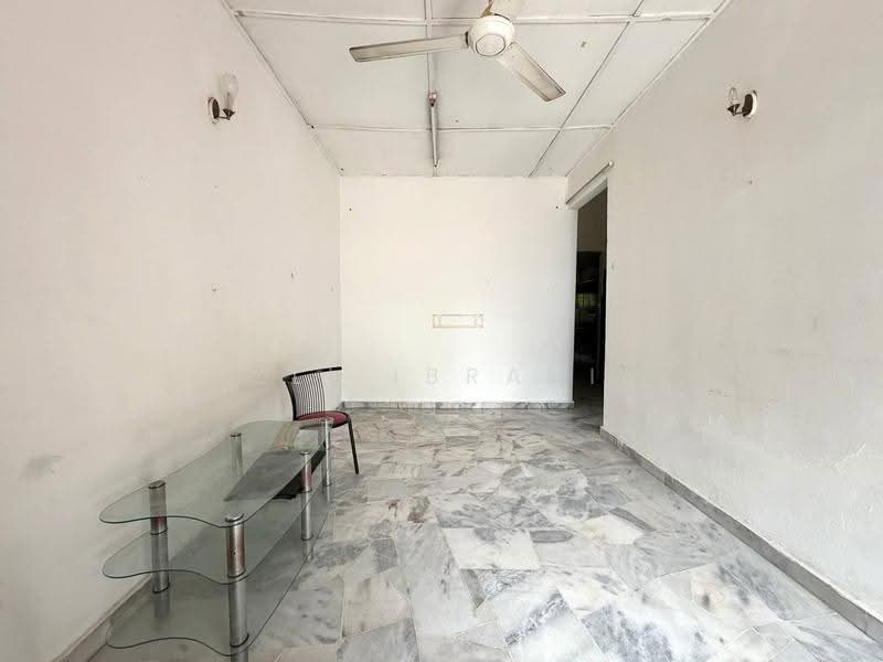 1-storey Terraced House for Sale in Taman Muhibbah (Kajang) - Azli Ibrahim - Living Room - PropertyGuru.com.my
