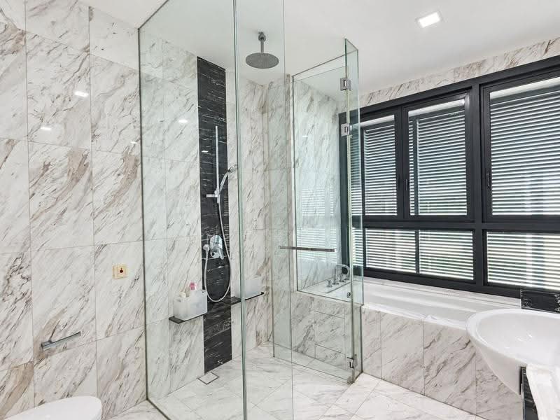 Kediaman Servis untuk Dijual di The Greens - Yin Peng . - Bathroom - PropertyGuru.com.my
