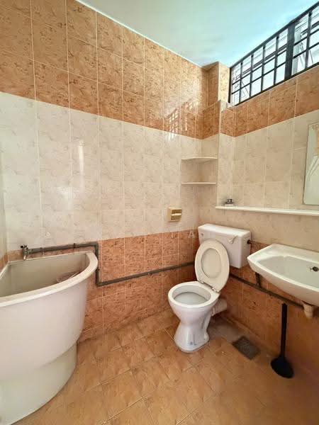 Rumah Bandar untuk Disewa di Butterworth (Penang) - Eva Tan - Bathroom - PropertyGuru.com.my