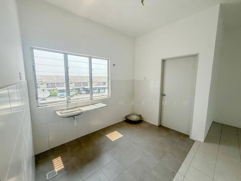 Townhouse for Sale in Saujana Utama (Selangor) - Nazrin Hakimin - PropertyGuru.com.my