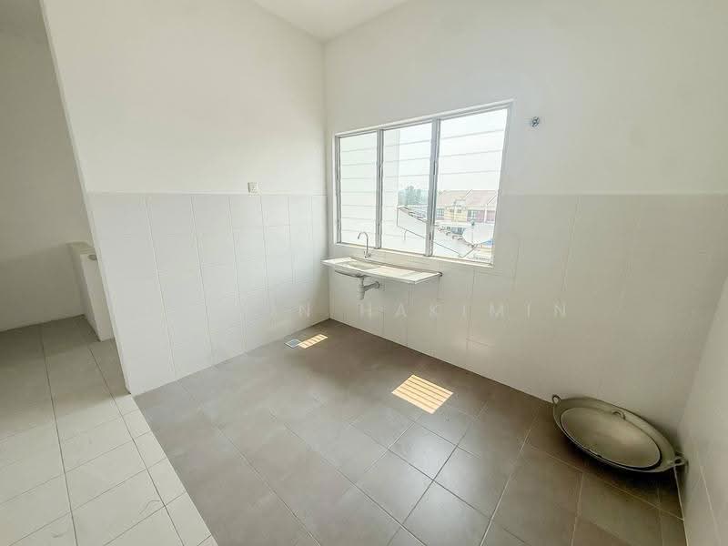 Townhouse for Sale in Saujana Utama (Selangor) - Nazrin Hakimin - PropertyGuru.com.my
