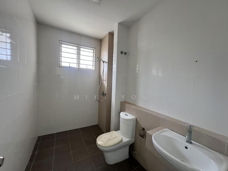 Rumah Teres 2-Tingkat untuk Dijual di Kota Kemuning (Shah Alam) - Miki You - Bathroom - PropertyGuru.com.my