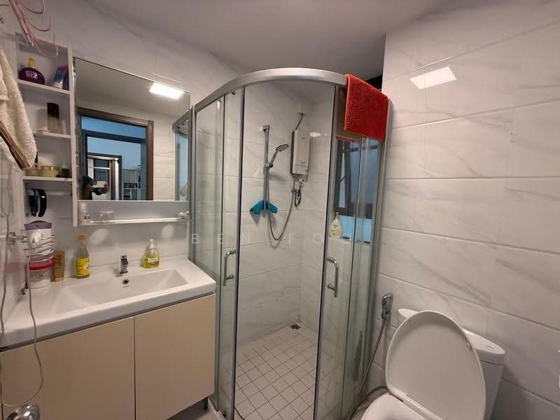 Apartment for Sale at Starview Bay @ Forest City - Ben Foo - Bathroom - PropertyGuru.com.my