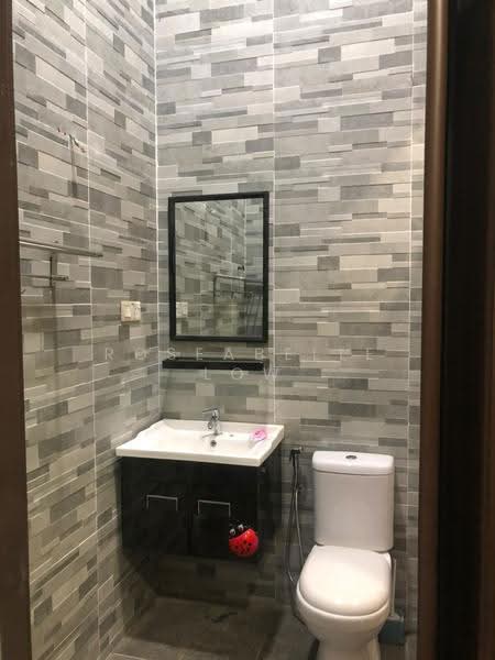 Rumah Teres 1-Tingkat untuk Dijual di Taman Puchong Perdana (Puchong) - Roseabelle Low - Bathroom - PropertyGuru.com.my
