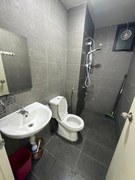 Kediaman Servis untuk Disewa di Majestic Maxim - Toby Tey - Bathroom - PropertyGuru.com.my