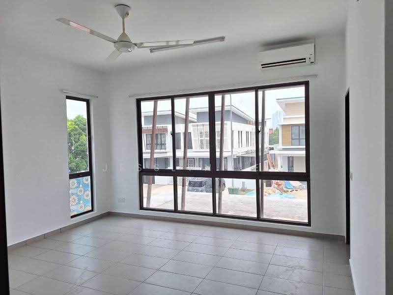 Semi-Detached House for Sale in Setia Ecohill (Semenyih) - Jesslyn Lee - Living Room - PropertyGuru.com.my