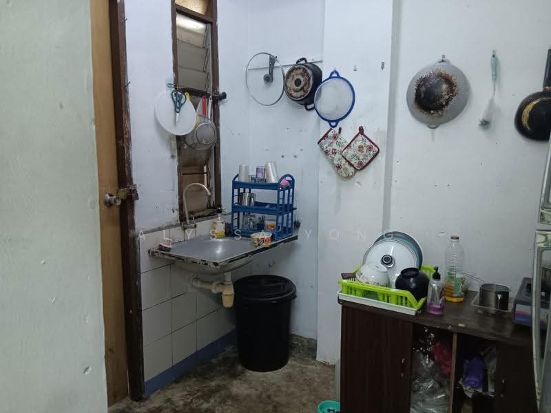 Rumah Flat untuk Dijual di Perumahan Rakyat Lima Kedai - Alyssa Yong - Kitchen - PropertyGuru.com.my