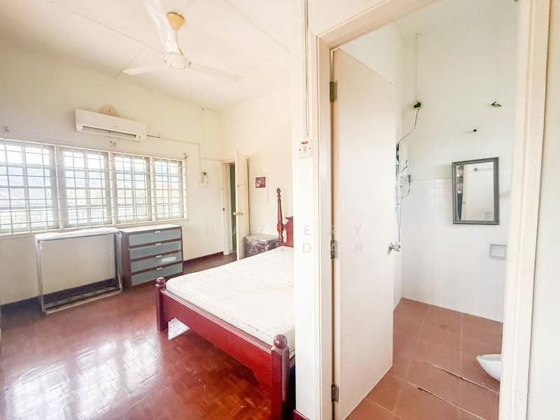 Rumah Banglo untuk Dijual di Ampang Jaya (Ampang) - Shaziery Iskandar - Bedroom - PropertyGuru.com.my