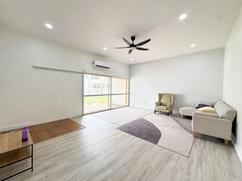 Bungalow House untuk Dijual di Taman Ampang Utama (Ampang) - Afiqah zaidi - Living Room - PropertyGuru.com.my