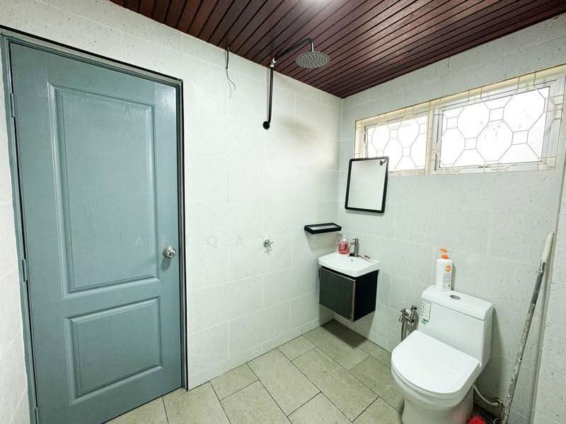 Bungalow House untuk Dijual di Taman Ampang Utama (Ampang) - Afiqah zaidi - Bathroom - PropertyGuru.com.my