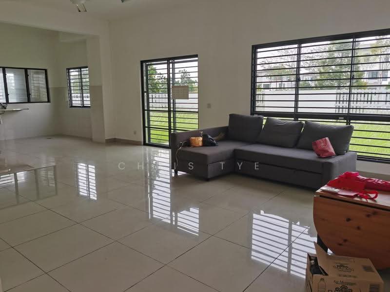 2.5-storey Terraced House for Sale in Setia Utama (Setia Alam) - Chris Tye - Living Room - PropertyGuru.com.my