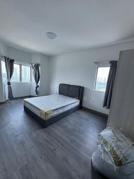 Kondominium untuk Dijual di Endah Regal Condominium - Jacky Wong - Bedroom - PropertyGuru.com.my