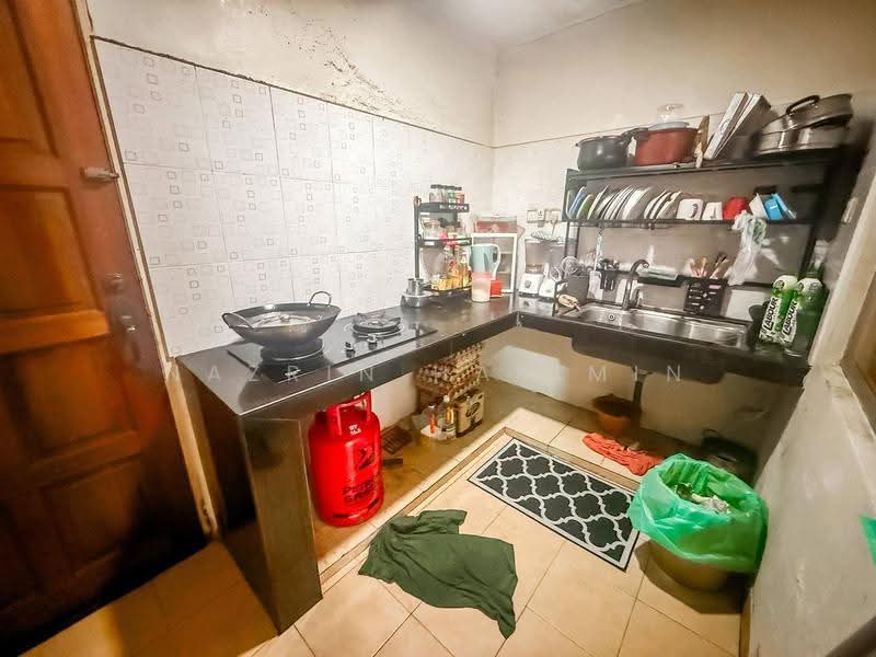 Terraced House for Sale in Saujana Rawang (Rawang) - Nazrin Hakimin - Kitchen - PropertyGuru.com.my