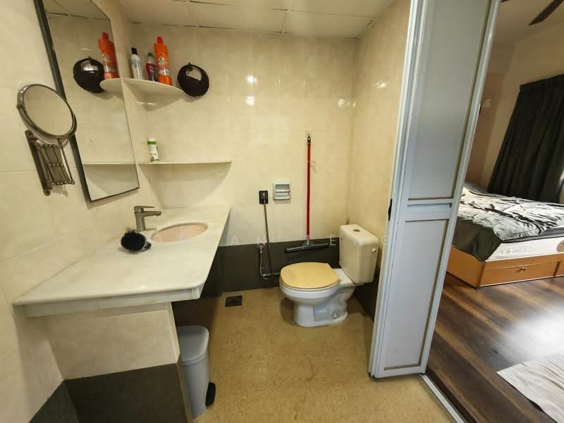 Kondominium untuk Dijual di Lakeside Tower - Bryan Teng - Bathroom - PropertyGuru.com.my