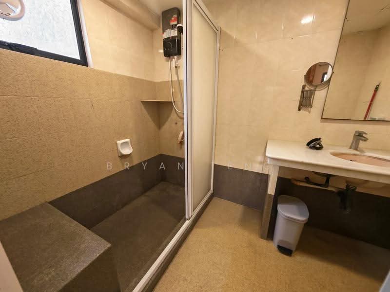 Kondominium untuk Dijual di Lakeside Tower - Bryan Teng - Bathroom - PropertyGuru.com.my