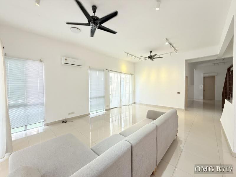 Rumah Berkembar untuk Disewa di Setia Damai (Setia Alam) - Ryan . - Living Room - PropertyGuru.com.my