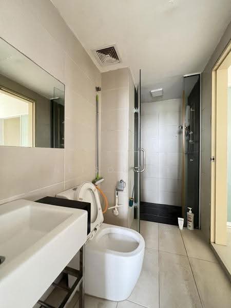 Kediaman Servis untuk Disewa di Emerald Avenue - Nelson Ng - Bathroom - PropertyGuru.com.my