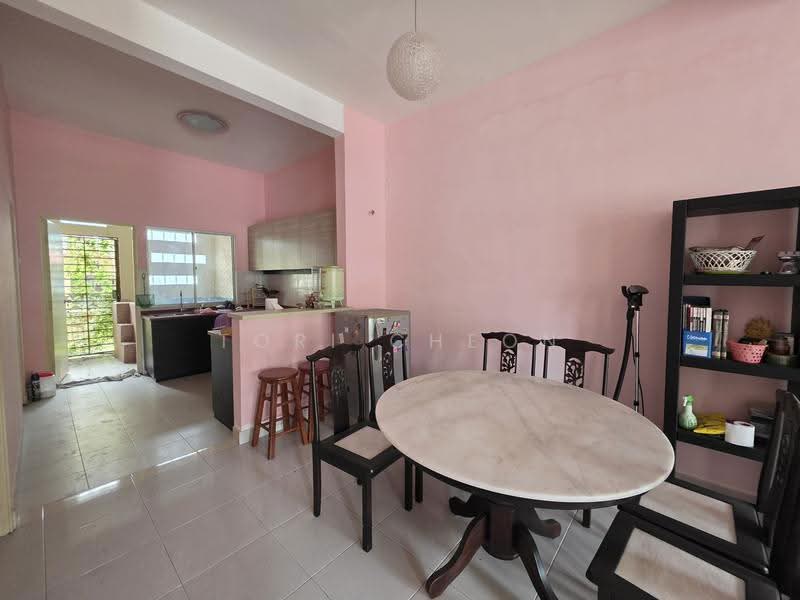2-storey Terraced House for Sale in Taman Seri Austin (Tebrau) - Tori Cheon - Kitchen - PropertyGuru.com.my
