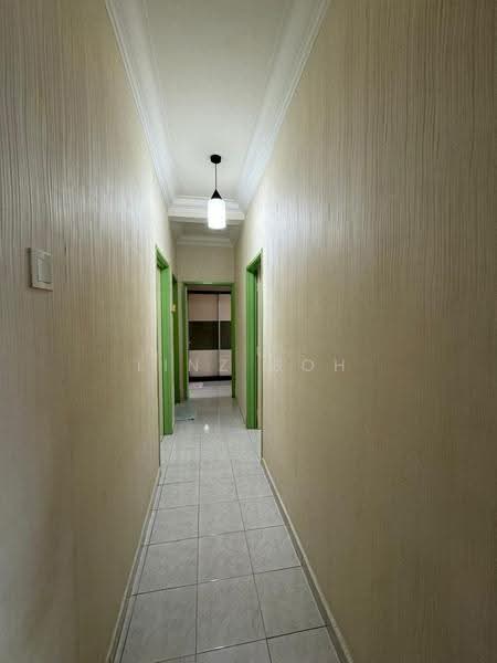 Pangsapuri untuk Dijual di Idaman Senibong - Linz Soh - Corridor - PropertyGuru.com.my