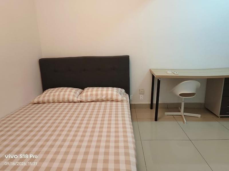 Kediaman Servis untuk Disewa di DK Senza - Han Ker - Middle Bedroom - PropertyGuru.com.my
