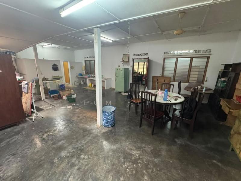 Bungalow House untuk Dijual di Batu Arang (Selangor) - Tom Yip - Kitchen - PropertyGuru.com.my