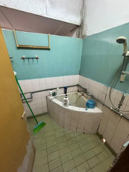 Bungalow House untuk Dijual di Batu Arang (Selangor) - Tom Yip - Bathroom - PropertyGuru.com.my