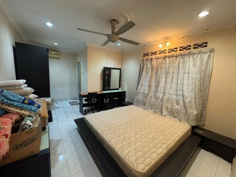 Bungalow House untuk Dijual di Batu Arang (Selangor) - Tom Yip - Bedroom - PropertyGuru.com.my