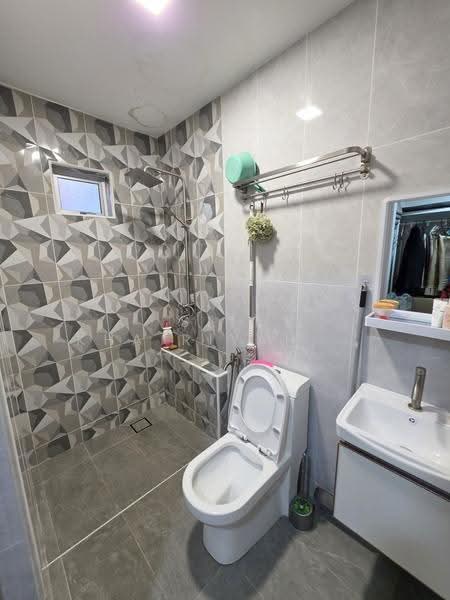 Rumah Teres 2-Tingkat untuk Dijual di Subang Bestari (Shah Alam) - SITI KHAIRIYAH JAAFAR - Bathroom - PropertyGuru.com.my