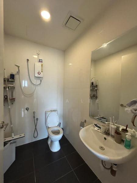 Kondominium untuk Disewa di The Parque Residences - Fiona Lee - Bathroom - PropertyGuru.com.my