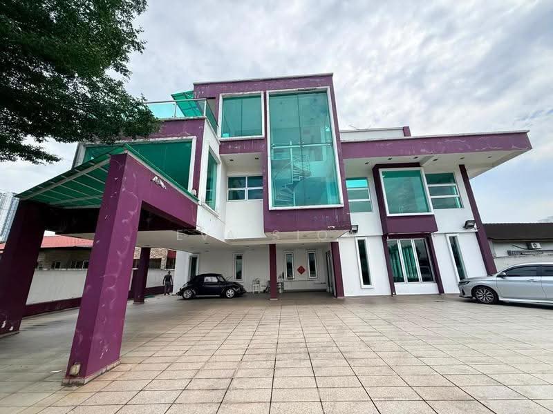 Bungalow House for Sale in Taman Kebun Teh (Johor Bahru) - Eva Siow - Exterior - PropertyGuru.com.my