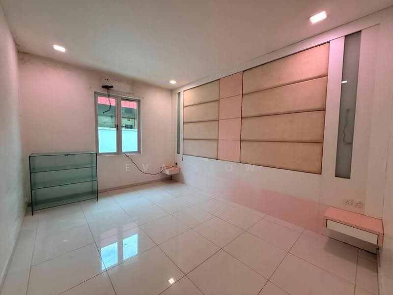 Bungalow House for Sale in Taman Kebun Teh (Johor Bahru) - Eva Siow - Bedroom - PropertyGuru.com.my