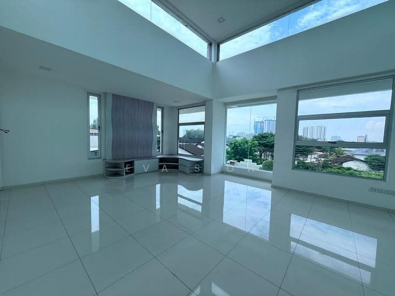 Bungalow House for Sale in Taman Kebun Teh (Johor Bahru) - Eva Siow - PropertyGuru.com.my