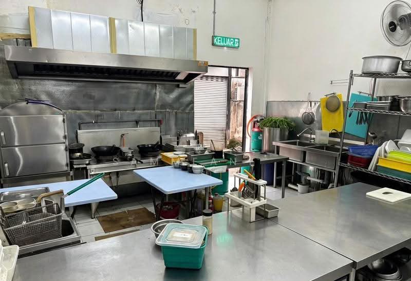 Shop for Rent in Bandar Sungai Long (Selangor) - Sammeane . - Kitchen - PropertyGuru.com.my