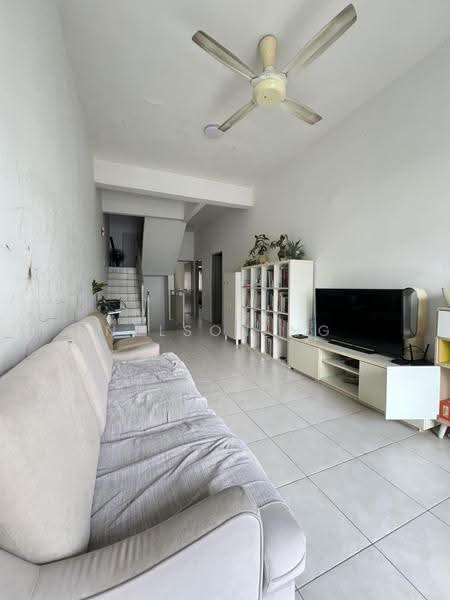 Rumah Bandar untuk Dijual di Kampung Sungai Kayu Ara (Petaling Jaya) - Nelson Ng - Living Room - PropertyGuru.com.my