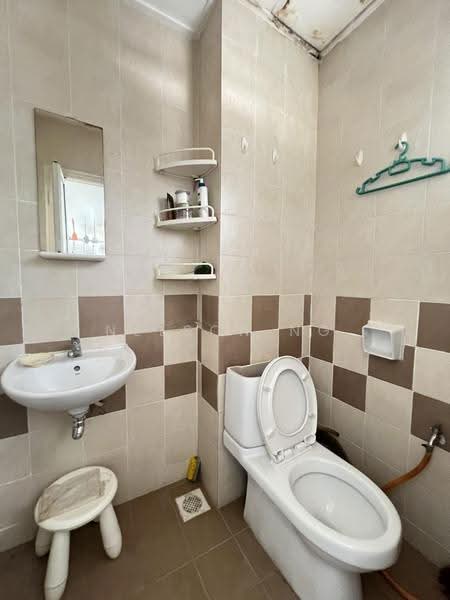 Rumah Bandar untuk Dijual di Kampung Sungai Kayu Ara (Petaling Jaya) - Nelson Ng - Bathroom - PropertyGuru.com.my