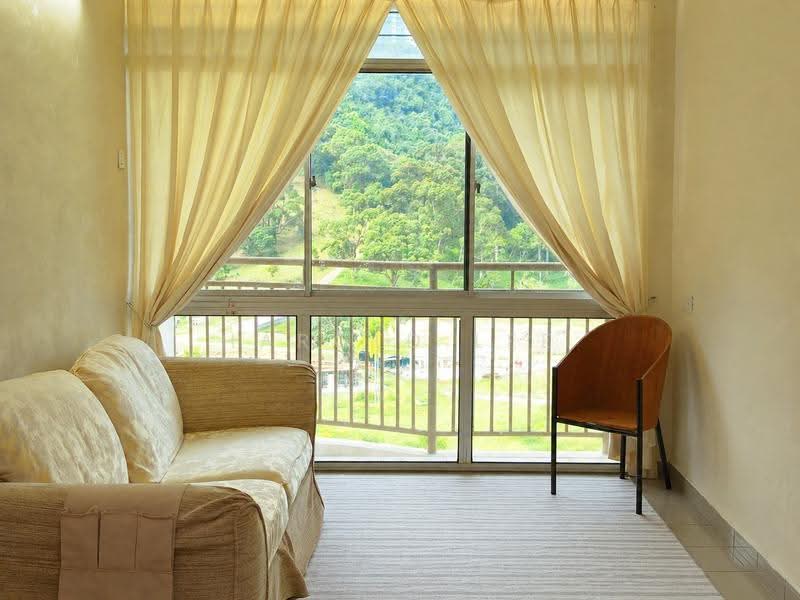 Apartment for Sale at Marina Tower - Harold Lee - Living Room - PropertyGuru.com.my