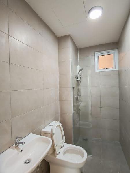 Kondominium untuk Disewa di d'Brightton - Joshua Cheah - Bathroom - PropertyGuru.com.my