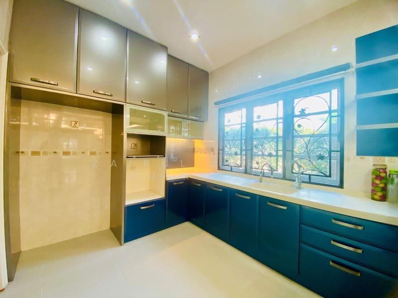 Bungalow House untuk Dijual di Ampang (Selangor) - Zairul Asrah Zulkefli - Kitchen - PropertyGuru.com.my